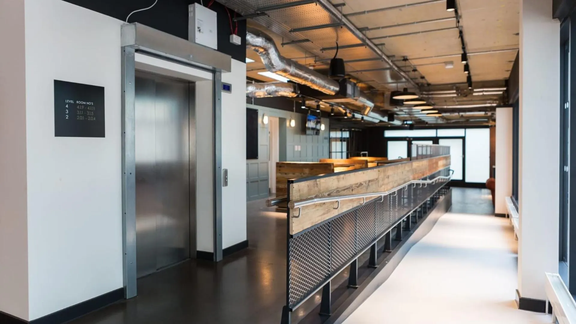 Chapter Aldgate London Apartment
